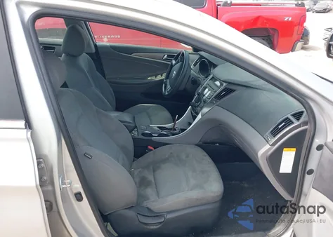 2013 Hyundai Sonata Hybrid z USA, uszkodzony, nr VIN KMHEC4A45DA077559